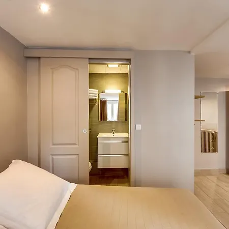 Montmartre Clignancourt Paris