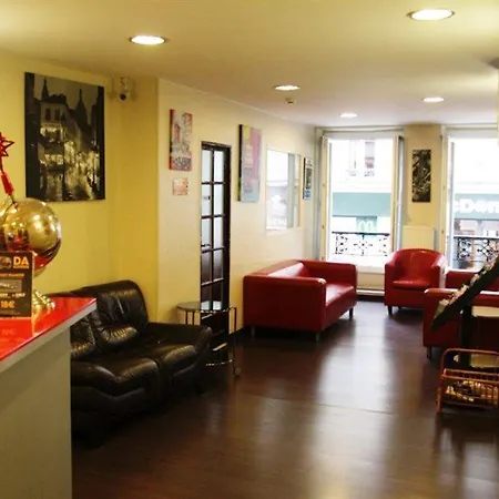 Montmartre Clignancourt Hotel