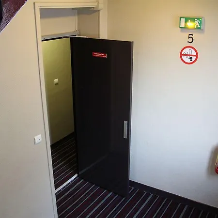 Montmartre Clignancourt Hotel *