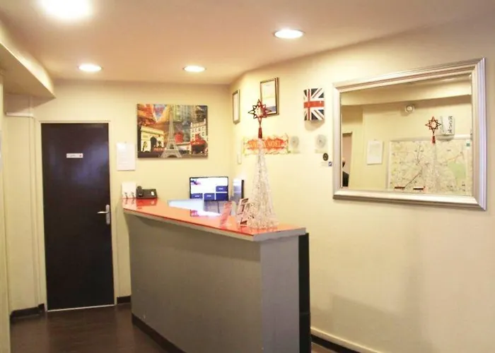 Montmartre Clignancourt Hotel *