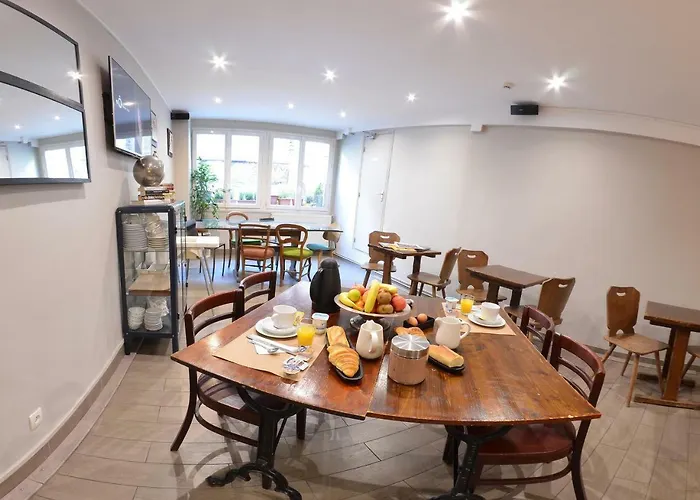 Montmartre Clignancourt Hotel *