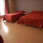 Hotel Montmartre Clignancourt Parigi